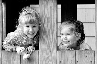Samantha and Rachel play at the orchard. Click image to see these photos and lots more.