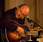 Garnet Rogers performs at the Rose Garden Coffeehouse in Mansfield, Mass., in 2008. Photo by Stephen Ide